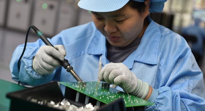 Electronics Supply Chains Stay in China