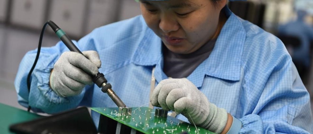 Electronics Supply Chains Stay in China